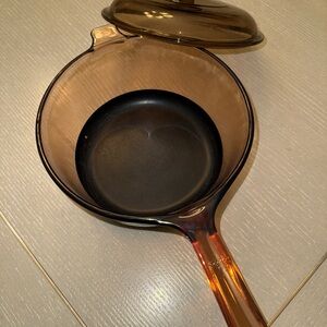 Corning ware teflon coated with Lid - Amber